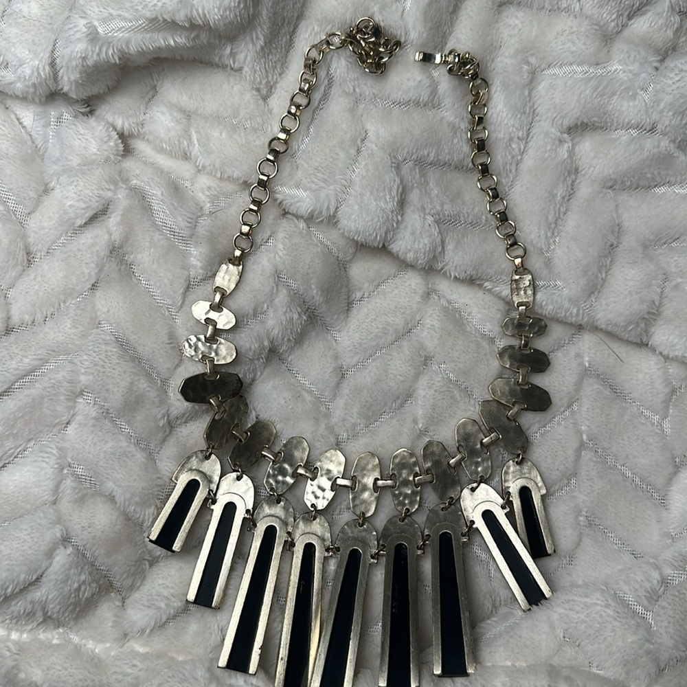 Kendra Scott - Picture 3 of 5